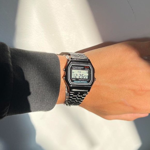 Y2K 2000s vintage style black stainless steel digital watch - Picture 2 of 8